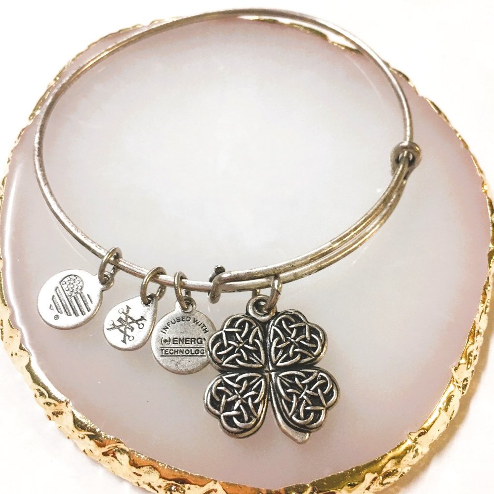 Alex and Ani Lucky Irish Four Leaf Clover Shamrock Bangle Charm Bracelet 2017